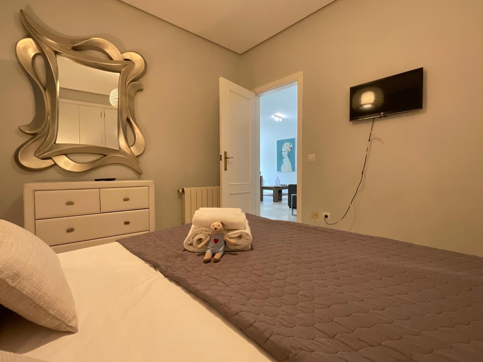 Travel Habitat Atico Calle Comedias Appartement Valencia Buitenkant foto