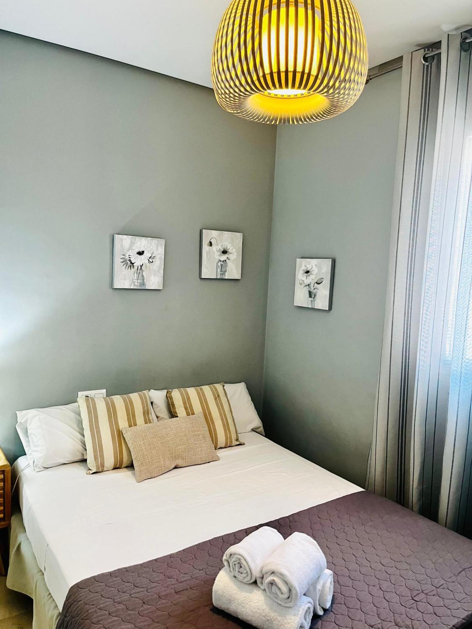 Travel Habitat Atico Calle Comedias Appartement Valencia Buitenkant foto