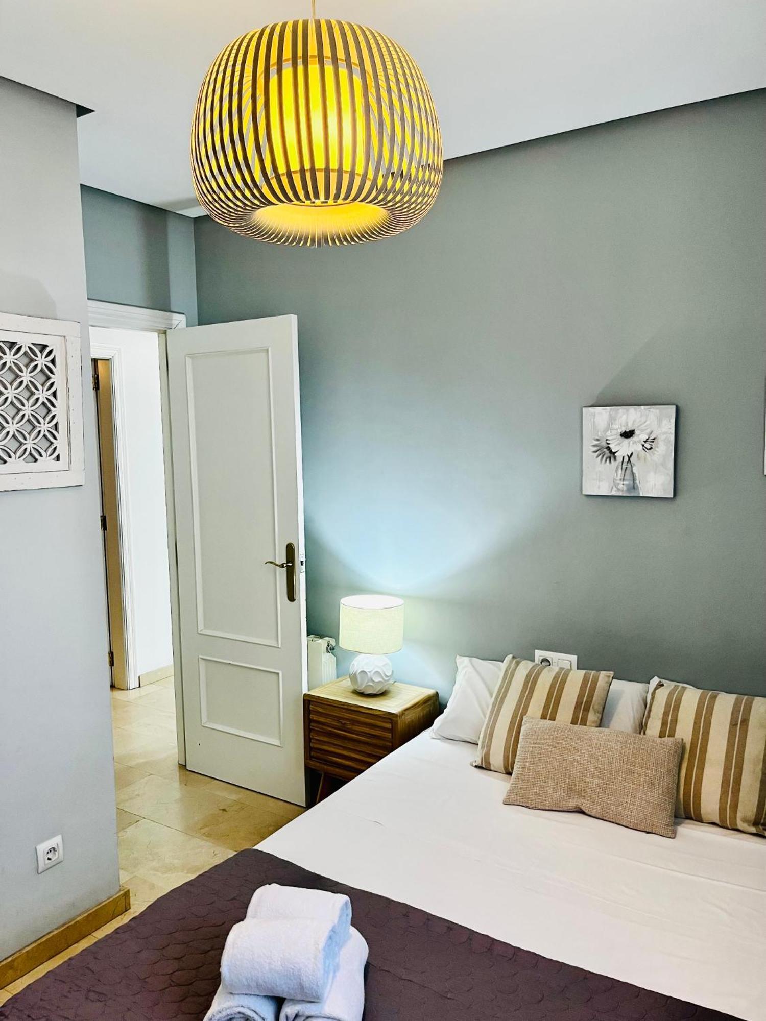 Travel Habitat Atico Calle Comedias Appartement Valencia Buitenkant foto